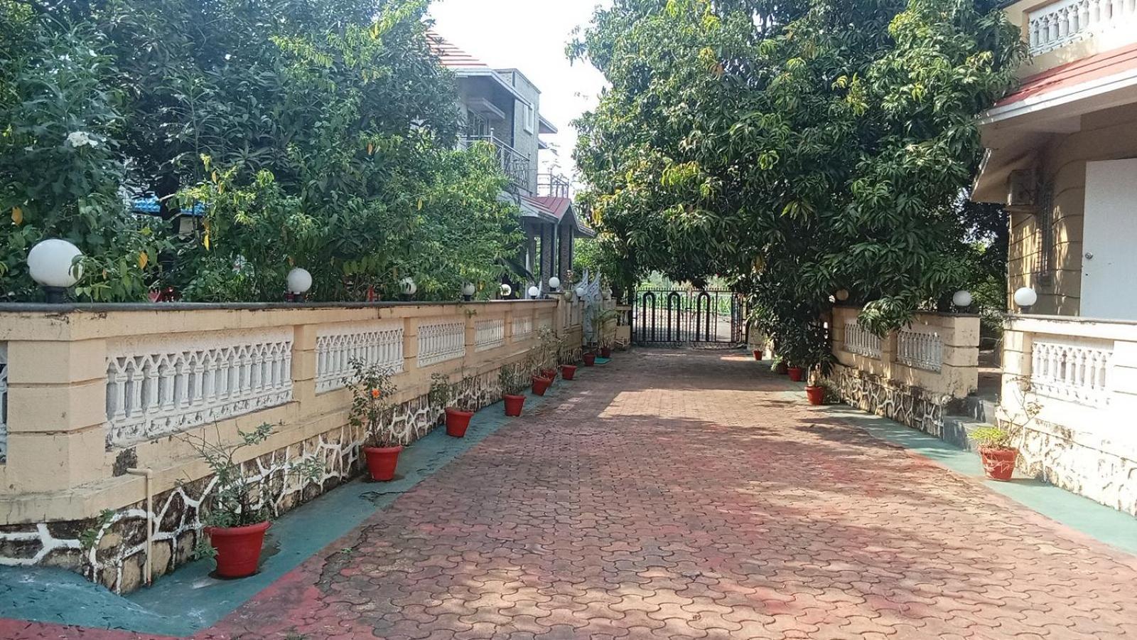 Giriraj Garden Resort Vagholi  外观 照片